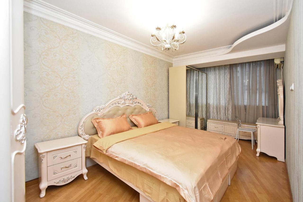 Luxury Apartments Near Republic Square Erevan Exterior foto